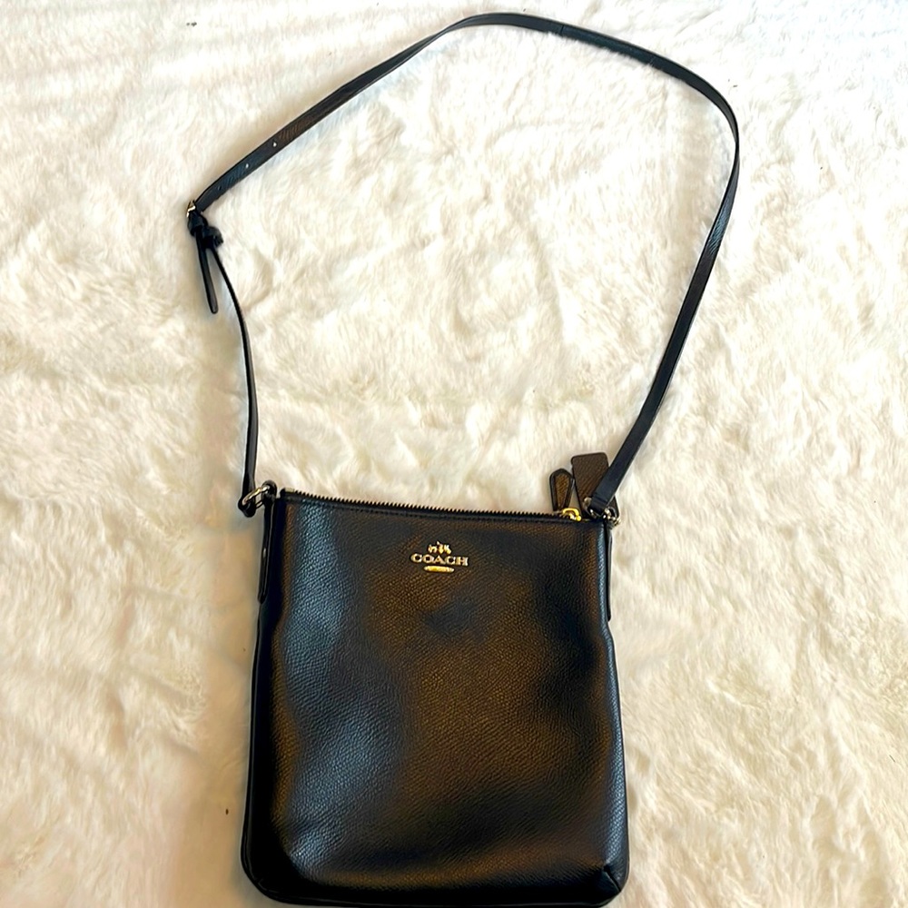 Black pebble leather coach crossbody. Gold hardware